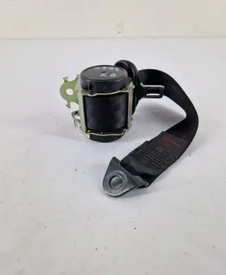 Rear seatbelt