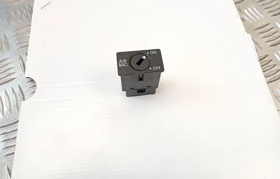 Volkswagen Touareg I Passenger airbag on/off switch 1K0919237C