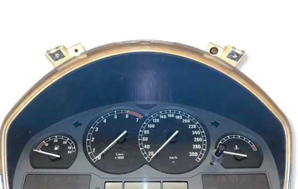 BMW 8 E31 Speedometer (instrument cluster) 1383023 1383327 1383326