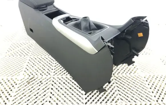 Peugeot 308 Center console 