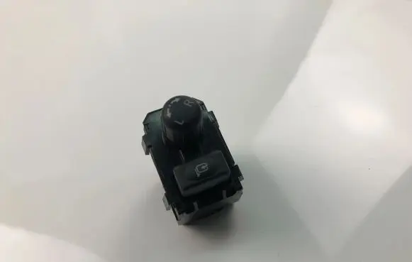 Nissan Qashqai Wing mirror switch 8130SD