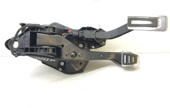 Volkswagen Golf VII Accelerator throttle pedal 5q2723503d K2990 5q2721058ca