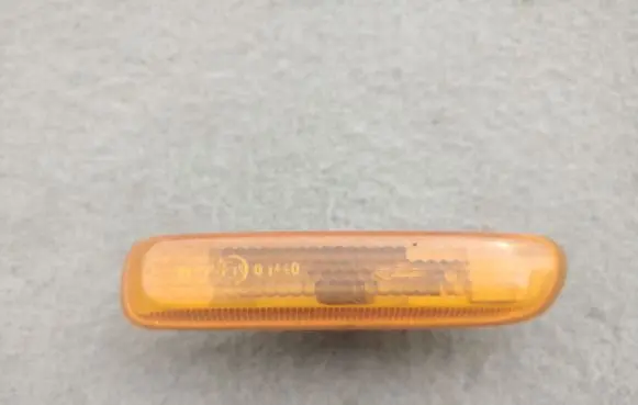 BMW 3 E46 Front fender indicator light 63138370720