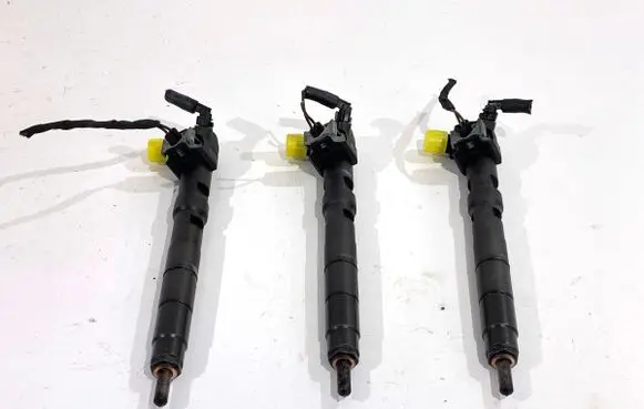 Seat Ibiza IV (6J,6P) Fuel injectors set 03P130277