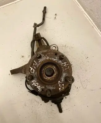 Hyundai Tucson JM Front wheel hub spindle knuckle