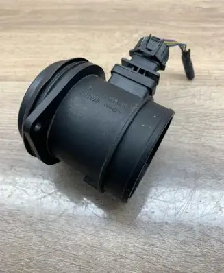 Volvo V70 Mass air flow meter 0281002730 30677999