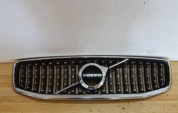 Volvo V60 Front grill 32132230 32132231 32132222