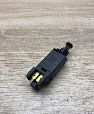 Volkswagen Transporter - Caravelle T4 Brake pedal sensor switch 191945515B