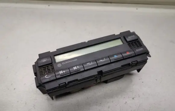 Volkswagen Golf IV Climate control unit
