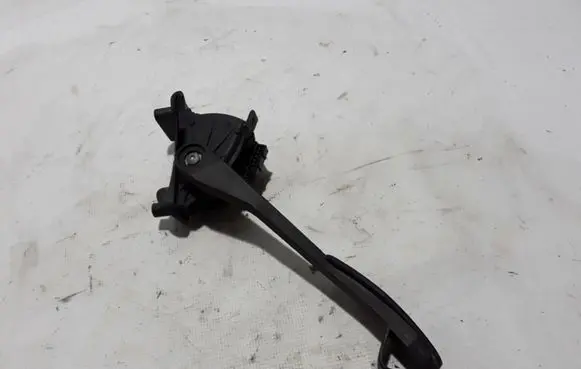 Volvo S60 Accelerator throttle pedal 30636004