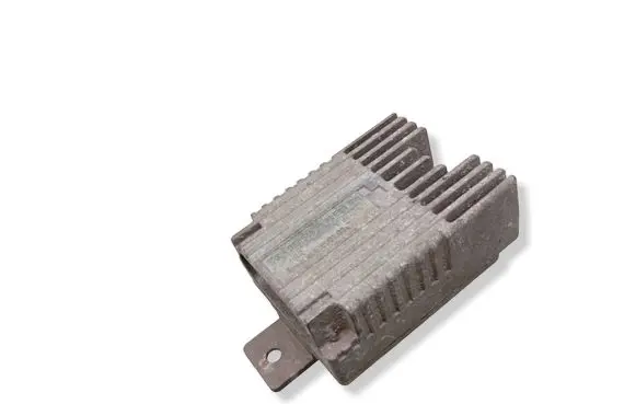 Mercedes-Benz E W210 Coolant fan relay A0275458032