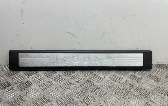 Jaguar XF X250 Front sill trim cover 8X2313201AF