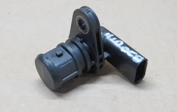 Opel Insignia A Crankshaft position sensor 55578308 1017200232