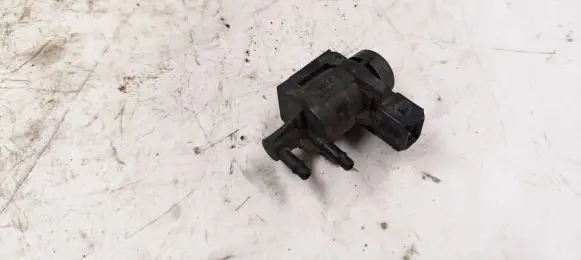 Audi A4 S4 B5 8D Turbo solenoid valve 1J0906283A