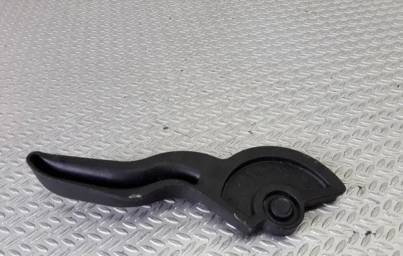 Opel Meriva A Engine bonnet (hood) release handle 13128231