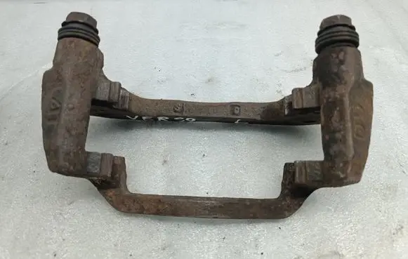 Toyota Avensis Verso Front Brake Caliper Pad/Carrier 