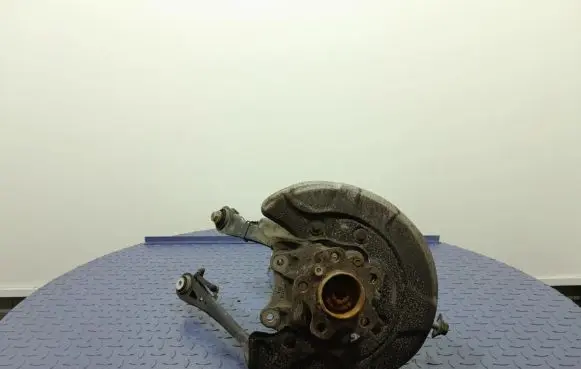 BMW 7 G11 G12 Front wheel hub spindle knuckle 6861135