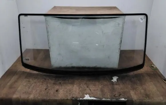 AC 428 Front windscreen/windshield window 