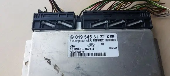 Mercedes-Benz C W203 ABS control unit/module 0195453132K05