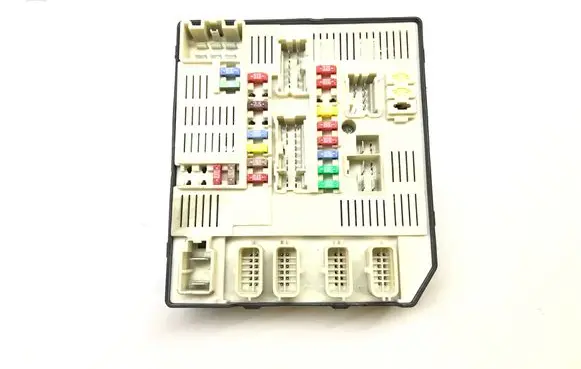 Renault Laguna III Fuse module 284B60012R 34000621 K4742