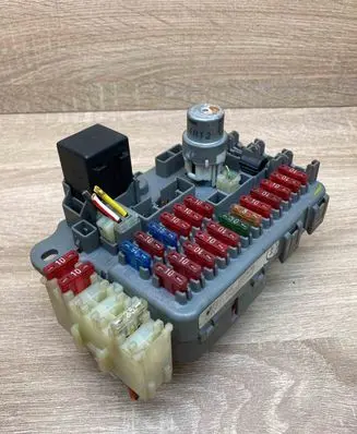Rover 214 - 216 - 220 Fuse module YWC104500 52010268D