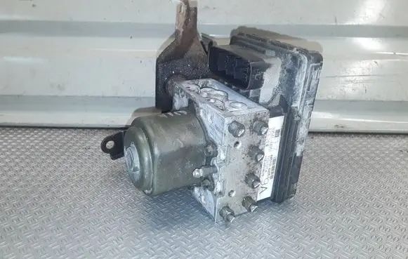 Toyota Avensis Verso ABS Pump 8954144051 4451044051