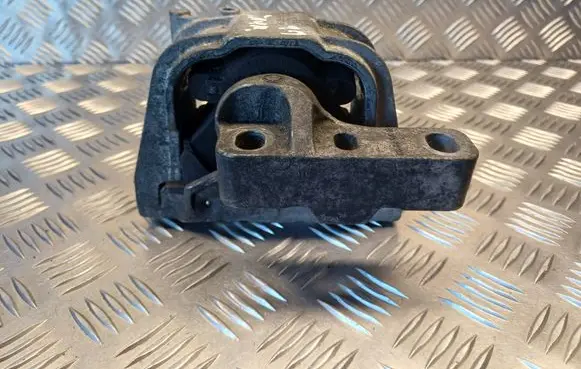 Engine mount bracket