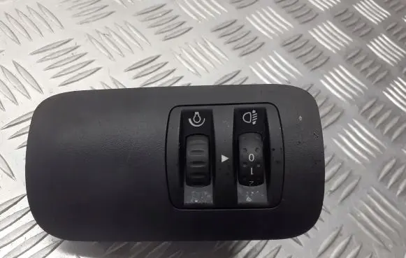 Renault Megane II Light relay 8200176081
