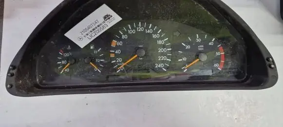 Mercedes-Benz E W210 Speedometer (instrument cluster) 2105401448