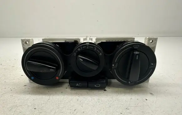 Volkswagen Golf IV Climate control unit 1J0820045F