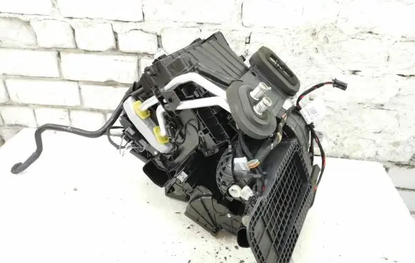 Renault Clio IV Interior heater climate box assembly 272706952R 102063090 E86400000