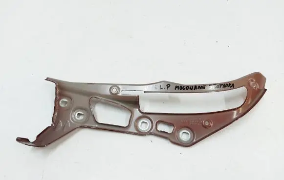 BMW 2 Active Tourer U06 Fender mounting bracket 8737127