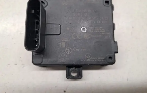 Mercedes-Benz E W213 Distronic sensor radar 2139058613 A2139058613