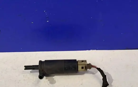 Mercedes-Benz E W212 Windscreen/windshield washer pump 2108691221