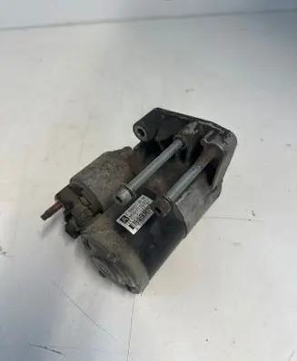 Peugeot 308 Starter motor 7550017 M000T32271