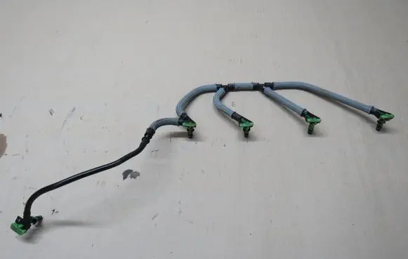 Ford Kuga II Fuel return line/hose 