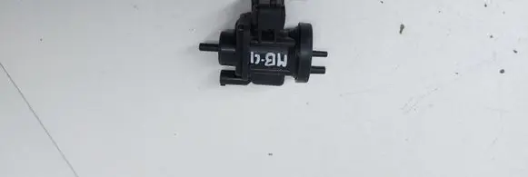 Mercedes-Benz C W202 Turbo solenoid valve A0005450427