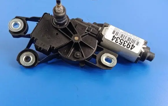 Seat Ibiza III (6L) Front wiper linkage and motor 6L6955711D