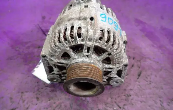 Renault Megane II Generator/alternator 8200667619B