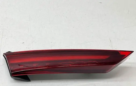 Tailgate rear/tail lights