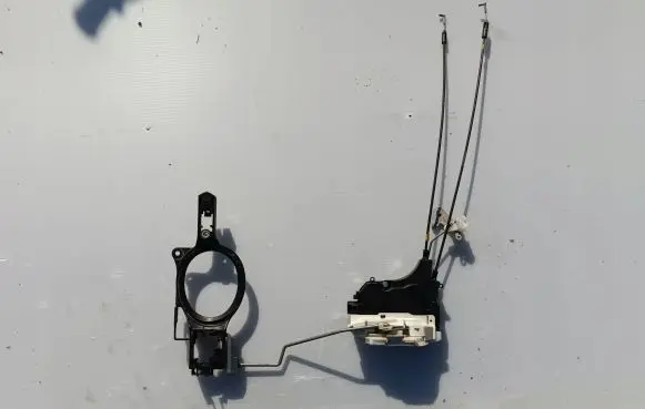 Subaru Forester SG Front door lock