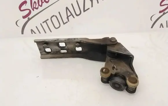Nissan NV300 Sliding door middle roller runner 93451865 777647086R