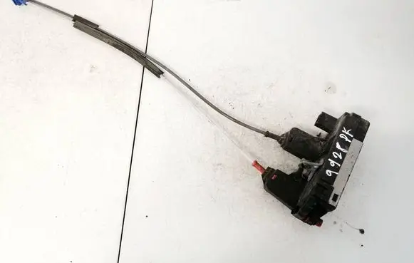 Opel Zafira A Front door lock 24414134