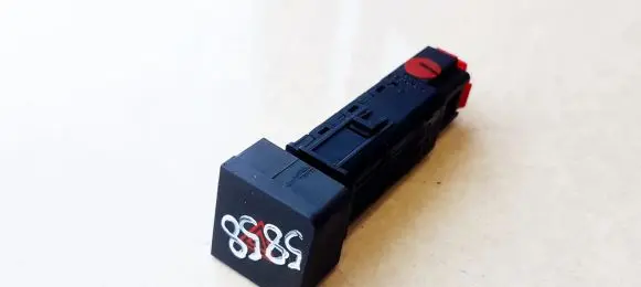 Chevrolet Captiva Hazard light switch 202005304