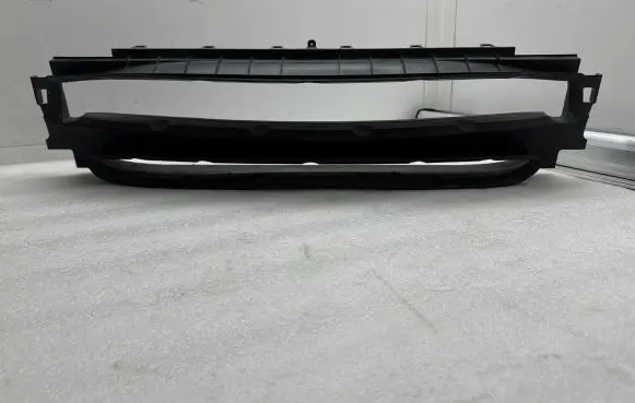 Tesla Model S Intercooler air guide/duct channel 600819300B