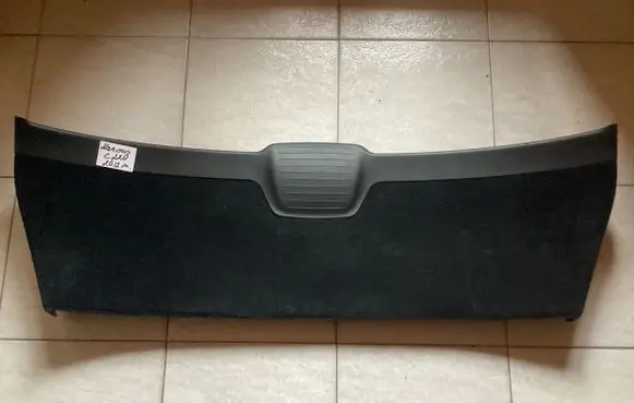 Mercedes-Benz C W204 Tailgate trim A2047400070 11812484E 00009G08