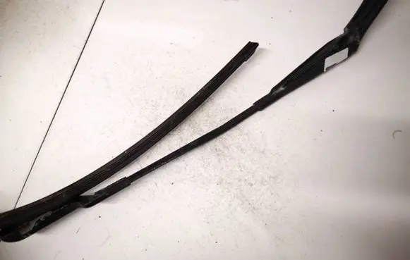 Ford Focus Front wiper blade arm bm5117526ab