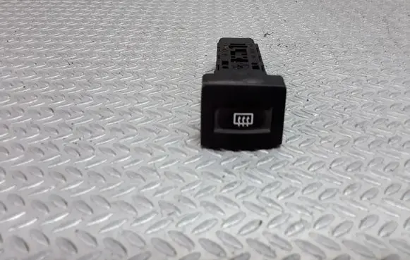 KIA Carnival Windscreen/window heater switch