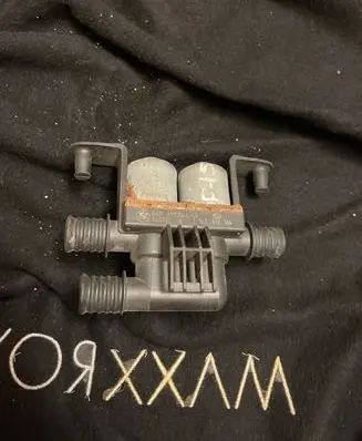 BMW X5 F15 Coolant heater control valve 6910544