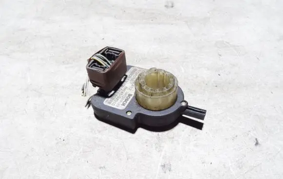Toyota Avensis T250 Steering angle sensor 8924502010 0265005432